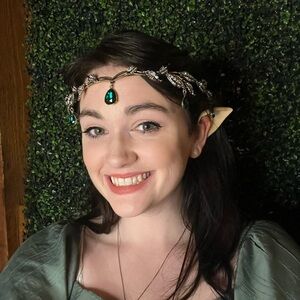 Meet your Posher, Laura